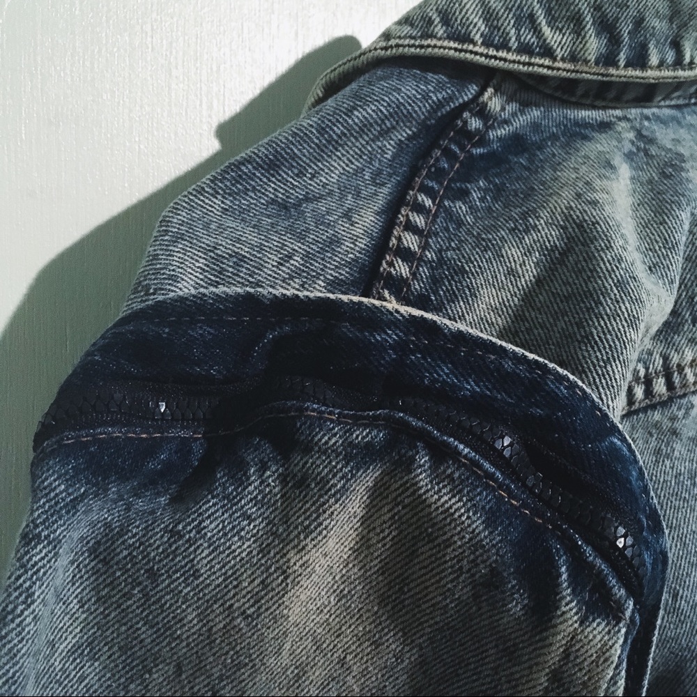 Vintage Jean Jacket - Picture 4 of 6